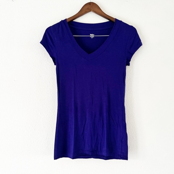 Mossimo Supply Co. Tops - Basic Short Sleeve Tee Womens Small Everyday Capsule Wardrobe Staple V Neck Y2K